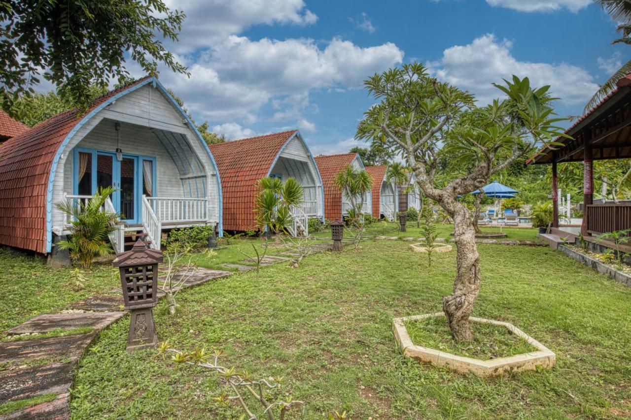 Megaland Bungalow Batununggul ภายนอก รูปภาพ